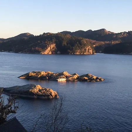 Bergen/sotra:waterfront Holiday home
