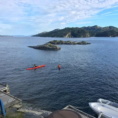 Bergen/sotra:waterfront Holiday home *