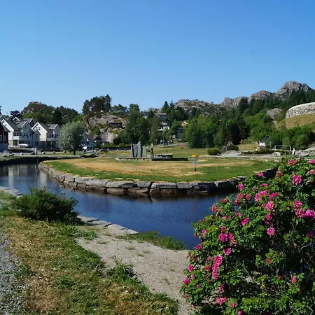 Holiday home Bergen/sotra:waterfront Haganes