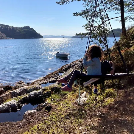 Bergen/sotra:waterfront Holiday home