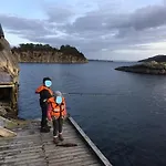 Bergen/sotra:waterfront 別荘