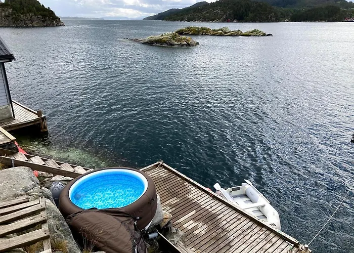 Bergen/sotra:waterfront * Haganes